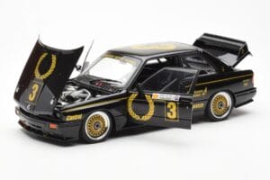 BMW M3 E30 #3 J. Richards Austrian Airlines ATCC 1987 AUTOart 1:18 88745 Metall — bild 2 av 8
