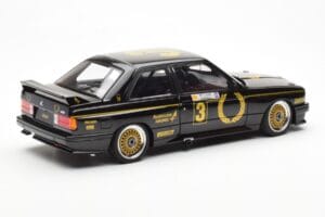 BMW M3 E30 #3 J. Richards Austrian Airlines ATCC 1987 AUTOart 1:18 88745 Metall — bild 3 av 8