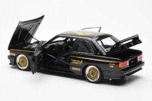 BMW M3 E30 #3 J. Richards Austrian Airlines ATCC 1987 AUTOart 1:18 88745 Metall — bild 5 av 8