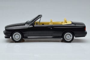 BMW M3 E30 Cabriolet Svart Otto 1:18 OT1012 Resin — bild 3 av 6