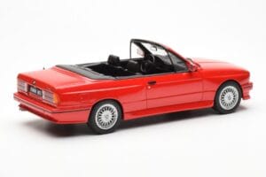 BMW M3 E30 Cabriolet Röd Otto 1:18 OT077 Resin — bild 2 av 6