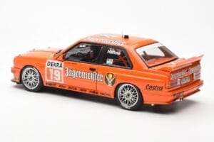BMW M3 E30 #19 A. Hahne Jägermeister DTM 1992 AUTOart 1:18 89248 Metall — bild 7 av 8