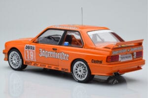 BMW M3 E30 Jagermeister #19 A. Hahne DTM Nurburgring 1992 IXO 1:18 18RMC082A Metall — bild 5 av 6