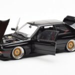 BMW M3 E30 Sport Evolution Svart Custom Wheels AUTOart 1:18 - image 2 of 8