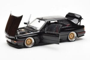 BMW M3 E30 Sport Evolution Svart Custom Wheels AUTOart 1:18 70562 Metall — bild 2 av 8