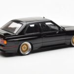 BMW M3 E30 Sport Evolution Svart Custom Wheels AUTOart 1:18 - image 3 of 8