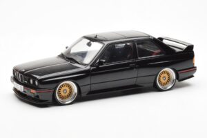 BMW M3 E30 Sport Evolution Svart Custom Wheels AUTOart 1:18 70562