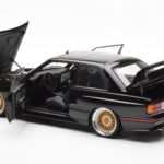 BMW M3 E30 Sport Evolution Svart Custom Wheels AUTOart 1:18 - image 5 of 8