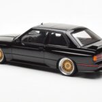 BMW M3 E30 Sport Evolution Svart Custom Wheels AUTOart 1:18 - image 7 of 8