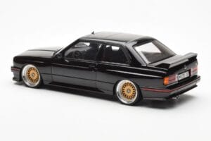 BMW M3 E30 Sport Evolution Svart Custom Wheels AUTOart 1:18 70562 Metall — bild 7 av 8