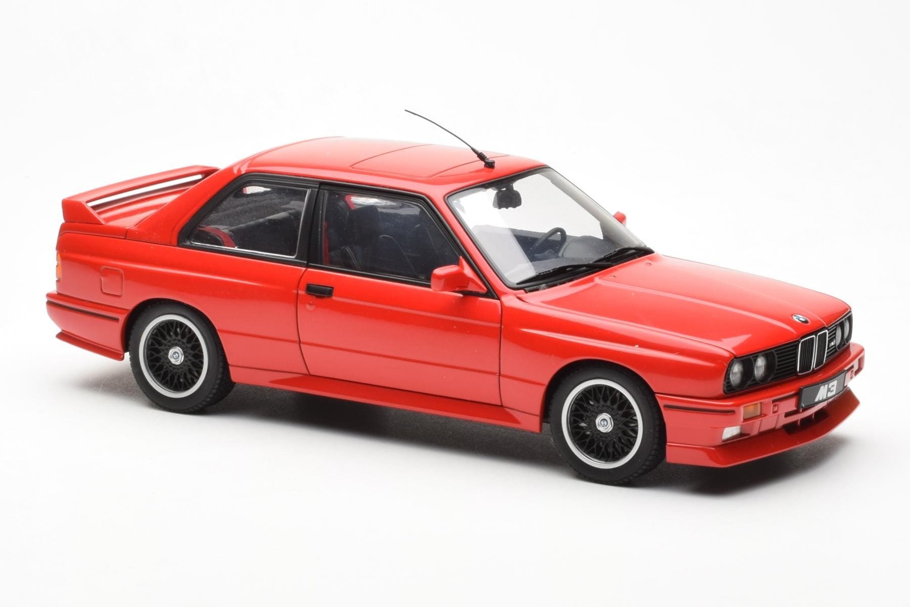 BMW M3 E30 Sport Evolution Cecotto Edition Röd AUTOart 1:18 70566 Metall — bild 6 av 8