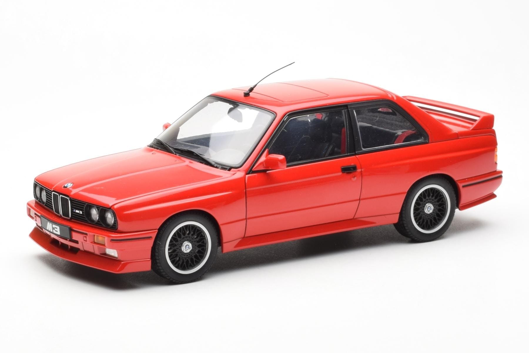 BMW M3 E30 Sport Evolution Cecotto Edition Röd AUTOart 1:18 70566 Metall
