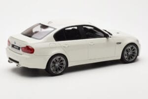 BMW M3 E90 Sedan Vit GT Spirit 1:18 GT053 Resin — bild 2 av 6