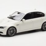 BMW M3 E90 Sedan Vit GT Spirit 1:18