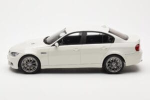 BMW M3 E90 Sedan Vit GT Spirit 1:18 GT053 Resin — bild 3 av 6