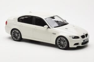 BMW M3 E90 Sedan Vit GT Spirit 1:18 GT053 Resin — bild 4 av 6