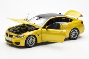 BMW M4 F82 Austin Gul Metallic Paragon 1:18 80432339606 Metall — bild 2 av 8