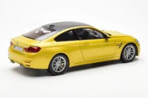 BMW M4 F82 Austin Gul Metallic Paragon 1:18 80432339606 Metall — bild 3 av 8