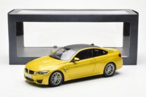 BMW M4 F82 Austin Gul Metallic Paragon 1:18 80432339606 Metall — bild 8 av 8
