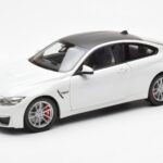 BMW M4 F82 Frozen Brilliant Vit Paragon 1:18 PA-97101