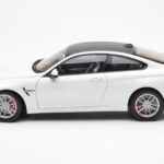 BMW M4 F82 Frozen Brilliant Vit Paragon 1:18 PA-97101 - image 4 of 8