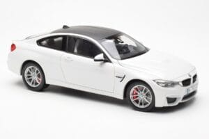 BMW M4 F82 Frozen Brilliant Vit Paragon 1:18 PA-97101 Metall — bild 6 av 8