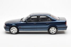 BMW M5 E34 Blå Metallic Otto 1:18 OT576 Resin — bild 3 av 6