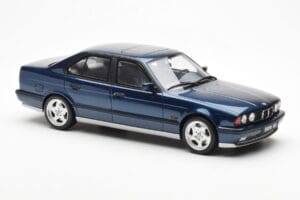 BMW M5 E34 Blå Metallic Otto 1:18 OT576 Resin — bild 4 av 6