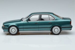 BMW M5 E34 Cecotto Edition Grön Otto 1:18 OT968 Resin — bild 3 av 6