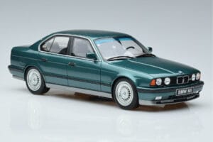 BMW M5 E34 Cecotto Edition Grön Otto 1:18 OT968 Resin — bild 4 av 6