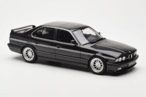 BMW M5 E34 Hartge H5 V12 Diamond Svart Metallic Otto 1:18 OT362 Resin — bild 4 av 6