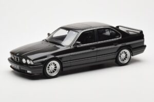 BMW M5 E34 Hartge H5 V12 Diamond Svart Metallic Otto 1:18