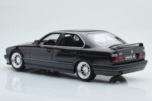 BMW M5 E34 Hartge Svart Otto 1:18 OT362B Resin — bild 4 av 6