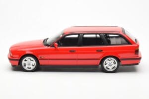 BMW M5 E34 Touring Röd Otto 1:18 OT951 Resin — bild 3 av 6