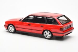 BMW M5 E34 Touring Röd Otto 1:18 OT951 Resin — bild 5 av 6