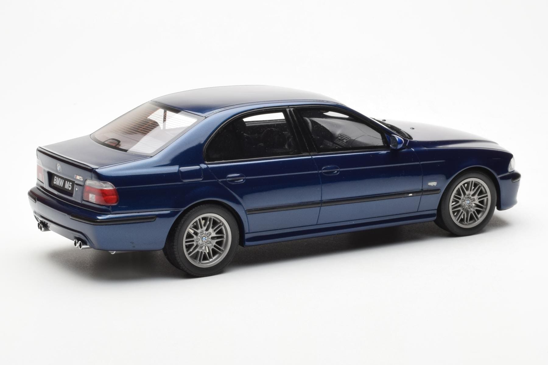 BMW M5 E39 Avus Blue Paint Issue Otto 1:18 OT070 Resin — bild 2 av 6