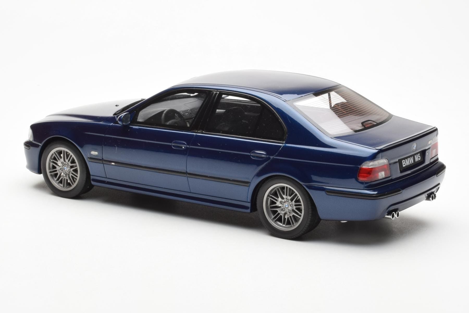 BMW M5 E39 Avus Blue Paint Issue Otto 1:18 OT070 Resin — bild 5 av 6