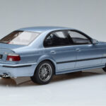 BMW M5 E39 Silverwater Blå Otto 1:18 - image 2 of 6