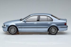 BMW M5 E39 Silverwater Blå Otto 1:18 OT554 Resin — bild 3 av 6