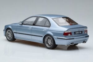 BMW M5 E39 Silverwater Blå Otto 1:18 OT554 Resin — bild 5 av 6