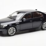 BMW M5 E60 Carbon Svart Kyosho 1:18