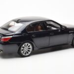 BMW M5 E60 Carbon Svart Kyosho 1:18 - image 3 of 8