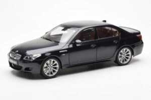 BMW M5 E60 Carbon Svart Kyosho 1:18
