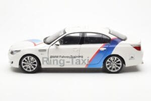 BMW M5 E60 Ring Taxi Nurburgring Kyosho 1:18 08593RT Metall — bild 4 av 8