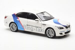 BMW M5 E60 Ring Taxi Nurburgring Kyosho 1:18 08593RT Metall — bild 6 av 8