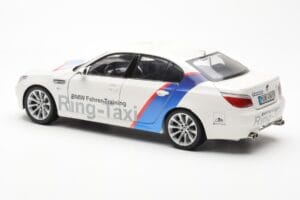 BMW M5 E60 Ring Taxi Nurburgring Kyosho 1:18 08593RT Metall — bild 7 av 8