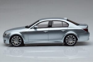 BMW M5 E60 Silver Otto 1:18 OT426 Resin — bild 3 av 6