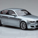 BMW M5 E60 Silver Otto 1:18 - image 4 of 6