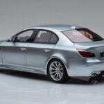 BMW M5 E60 Silver Otto 1:18 - image 5 of 6