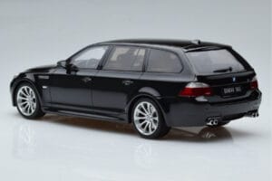 BMW M5 E61 Touring Svart Otto 1:18 OT1020 Resin — bild 5 av 6